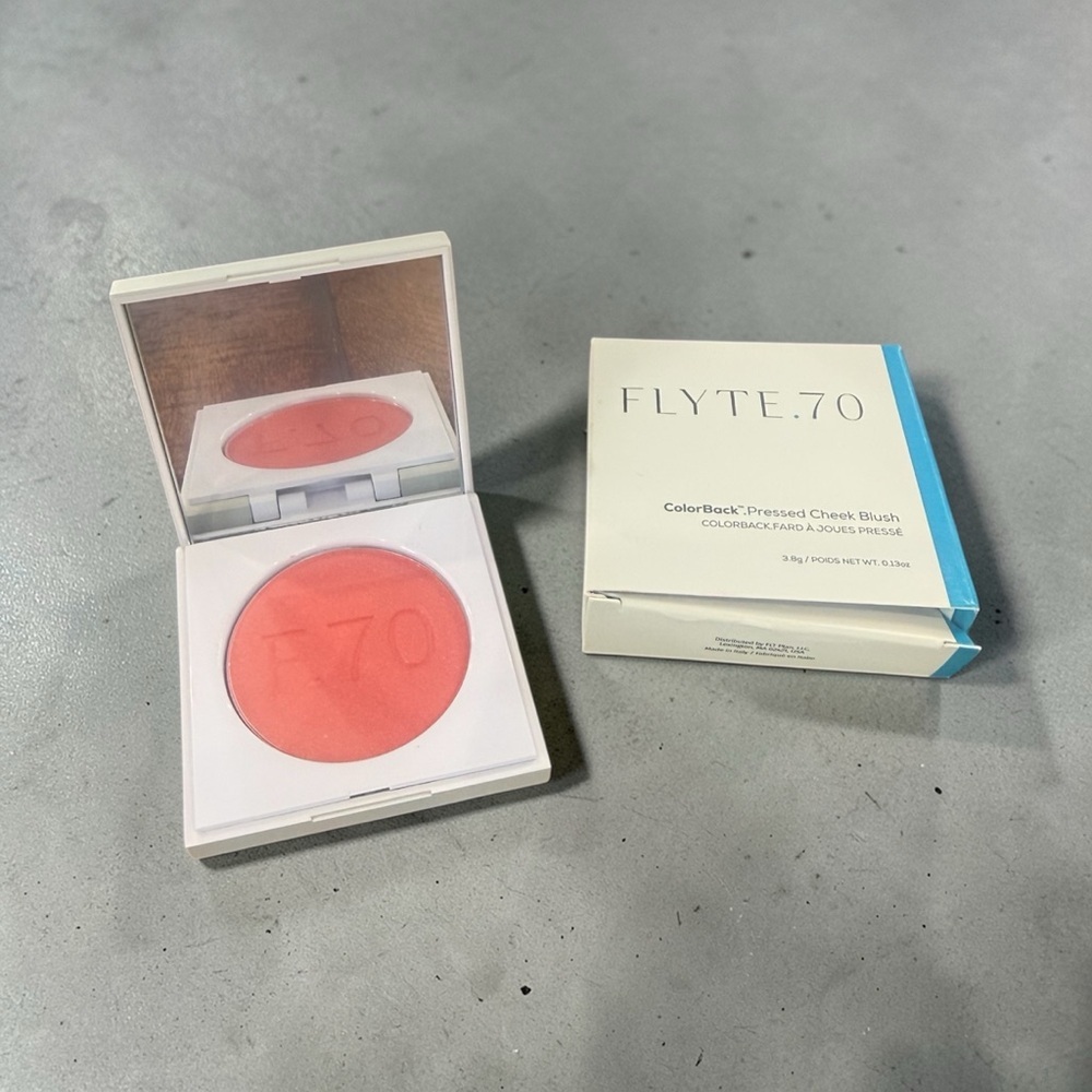 FLYTE.70 ColorBack Pressed Cheek Blush
